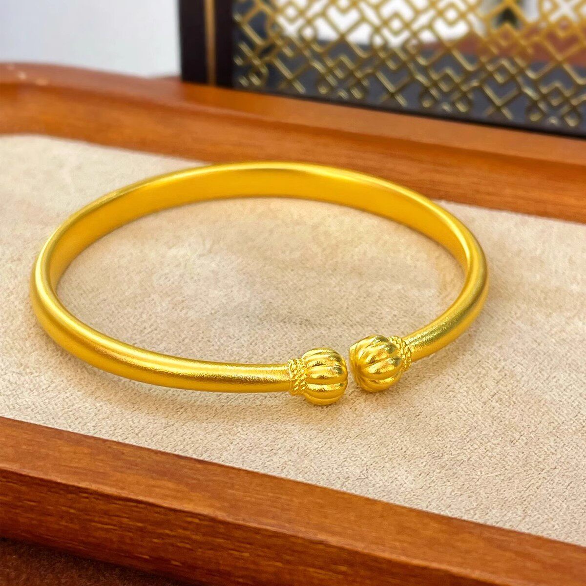 古法黄金色18K简约百搭南瓜头素圈磨砂开口手镯实心中式手环女款