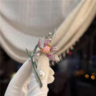 轻奢花朵胸针女天然淡水珍珠锆石镶嵌胸饰大衣西装别针配饰送女友