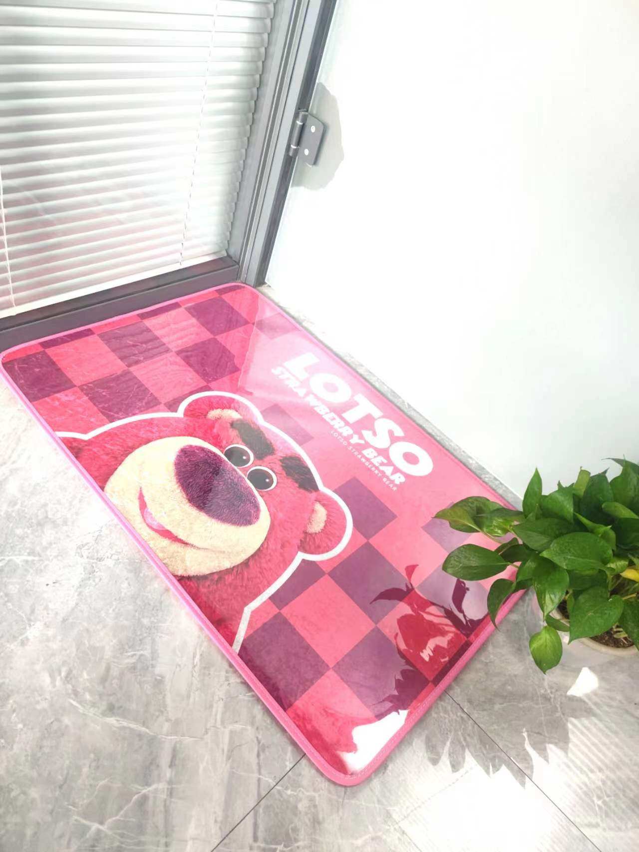 草莓熊入户门水晶板地垫少女心玄关门PVC带膜脚垫奶脏免洗门口垫,居家布艺,入户地垫,淘宝优惠券,粉丝福利购,淘宝优惠卷