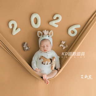 马年2026新品宝宝满月照婴儿写真马主题影楼新生的儿服装上门道具