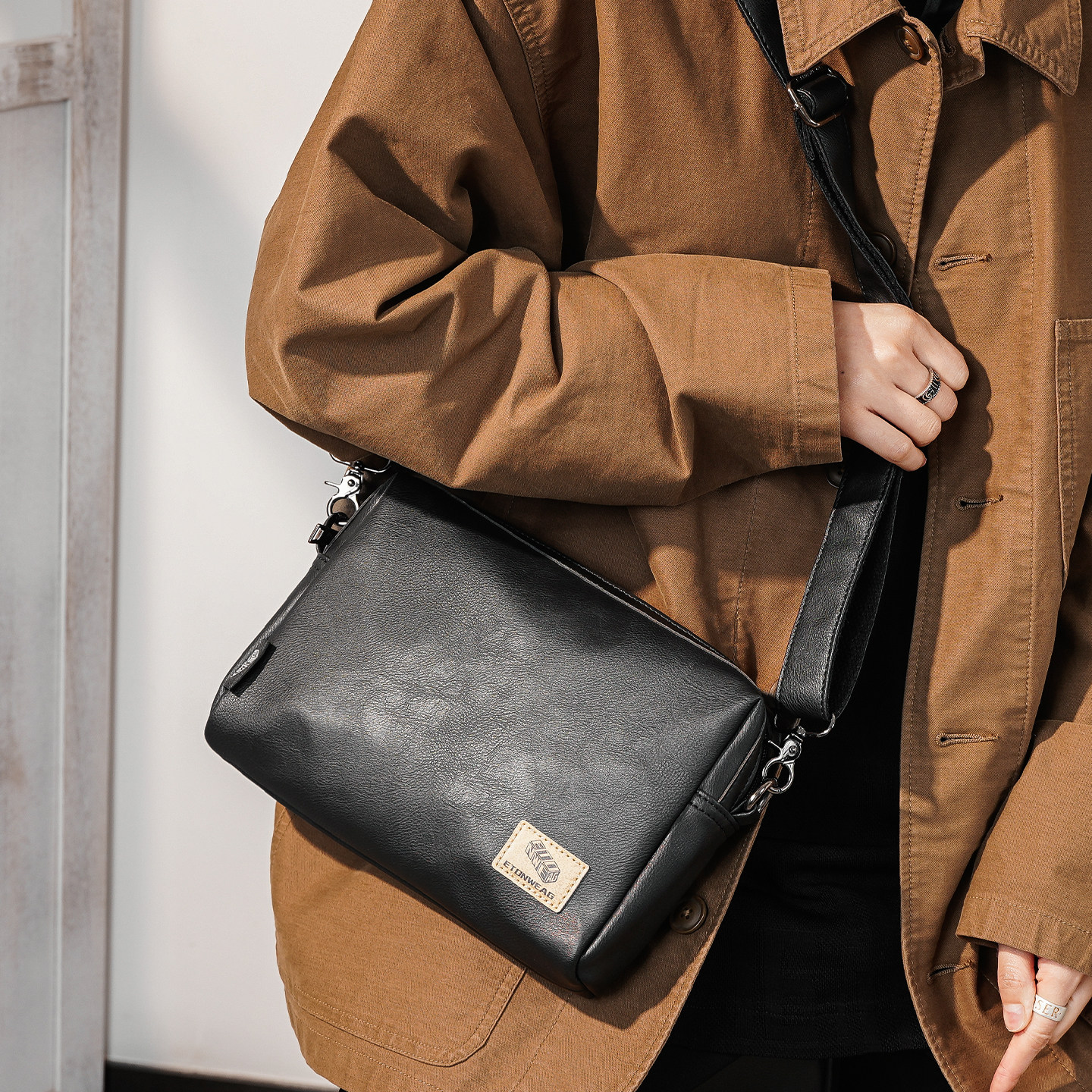 2026新款男包复古男士斜挎包单肩包邮差包时尚小方包简约休闲跨包,箱包皮具/热销女包/男包,男士包袋,淘宝优惠券,粉丝福利购,淘宝优惠卷