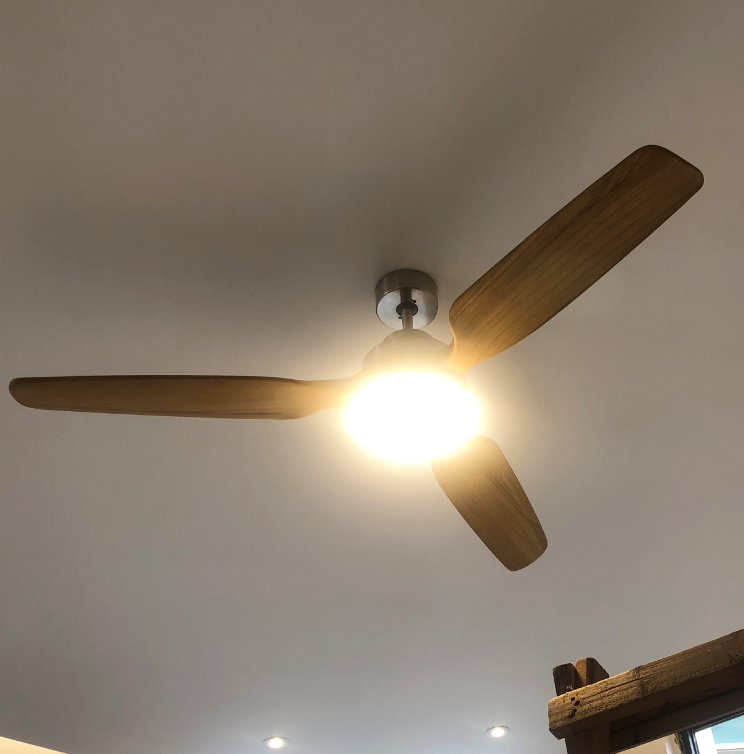 澳洲别墅餐厅实木吊扇灯