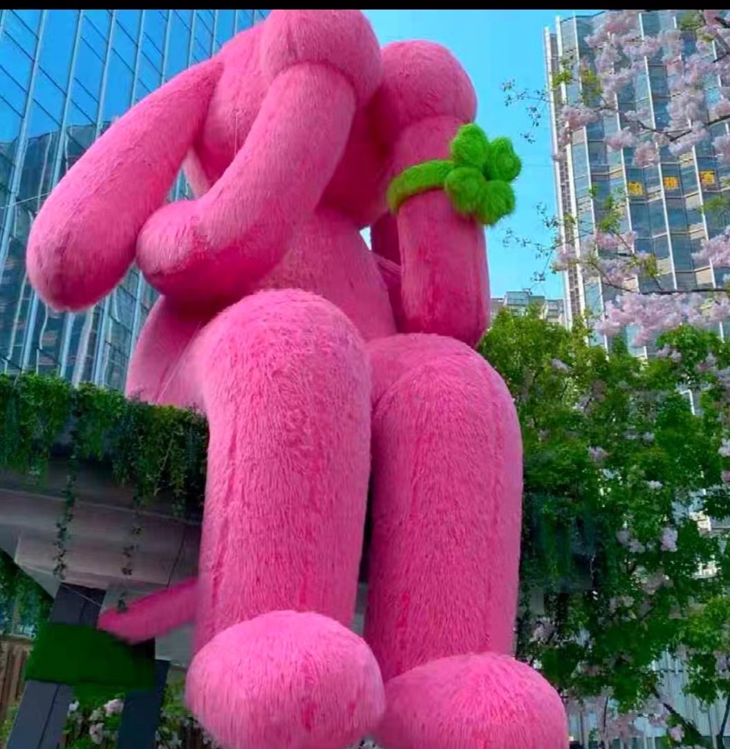 充气毛绒兔子气模长毛卡通模型天台坐兔子大型熊猫兔子吉祥物怪兽