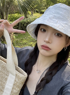 旅行街拍个性简约复古女春秋夏
