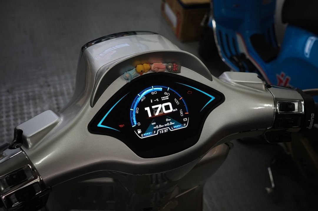 Vespa150摩托车液晶仪表维斯帕适配改装升级带蓝牙可手机投屏仪表