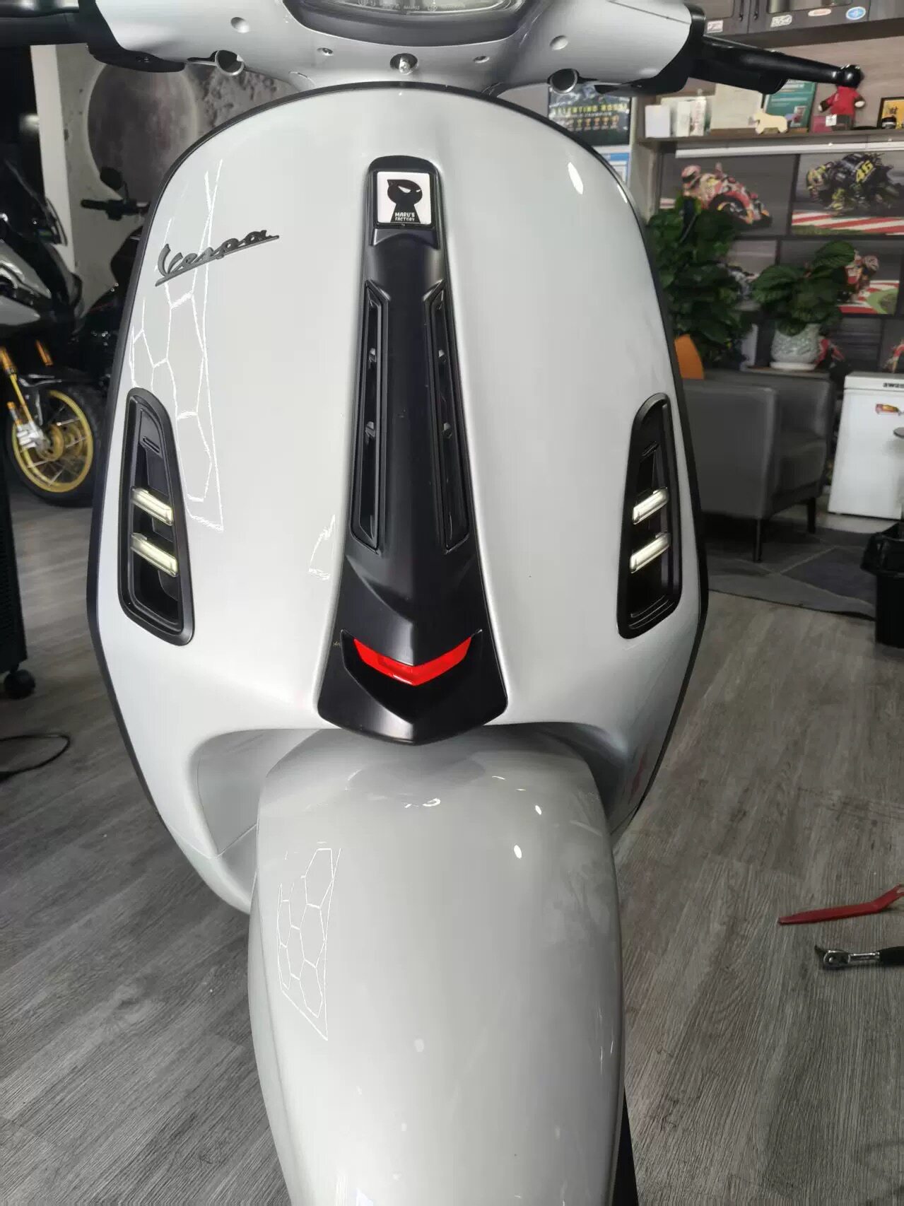 Vespa春天冲刺150/180改装台湾apexx透镜大灯转向灯方向尾灯总成