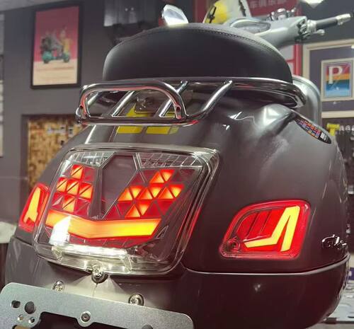 Vespa20-23款GTSGTV300改装油位level10银色透明转向灯尾灯总成