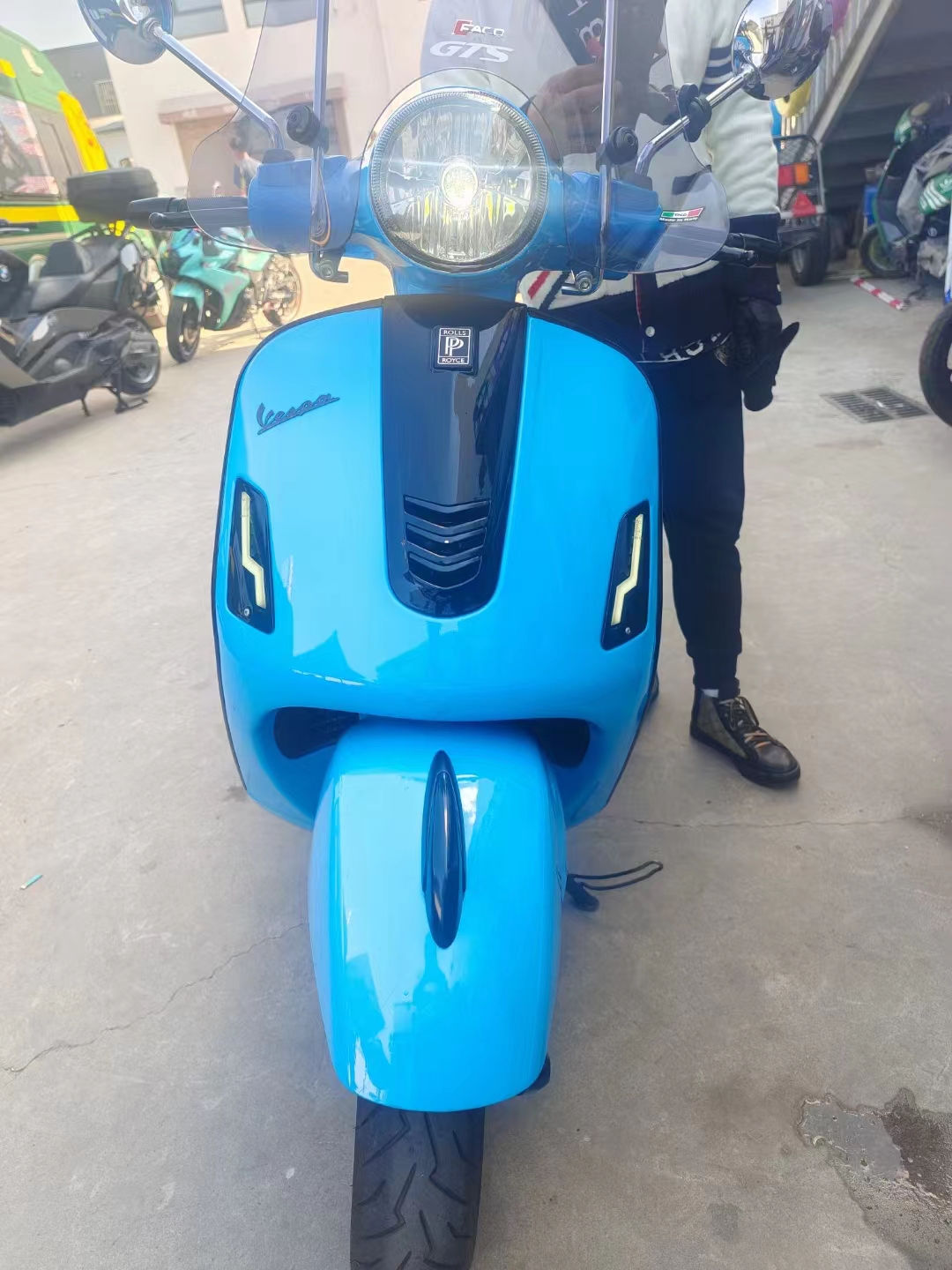 适用于vespa gts300 GTV6日黑化熏黑流水闪电转向灯方向灯流水灯