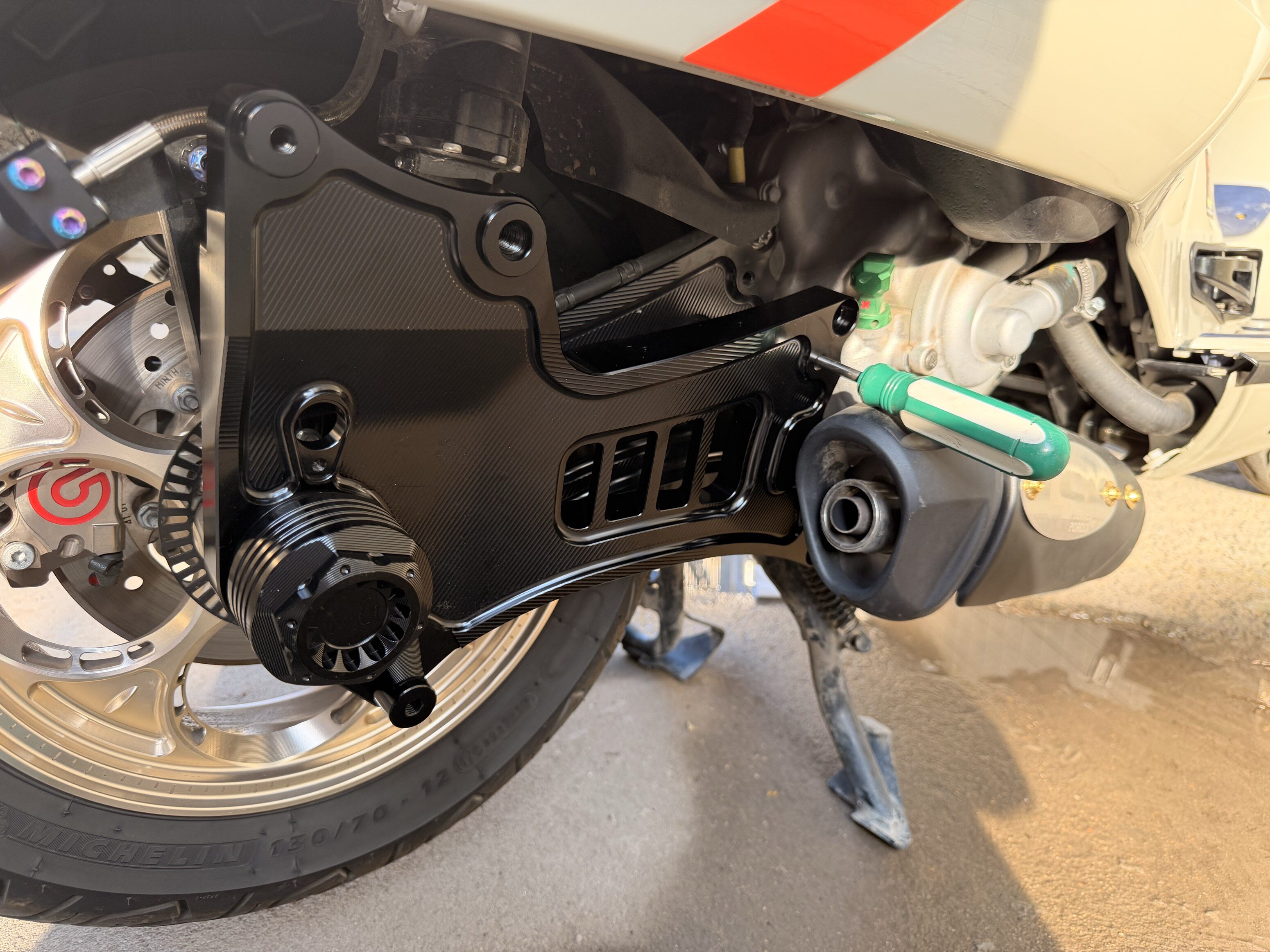 vespa gts300gtv6日改装魔法工厂排骨架排气吊架做工精细质感拉满