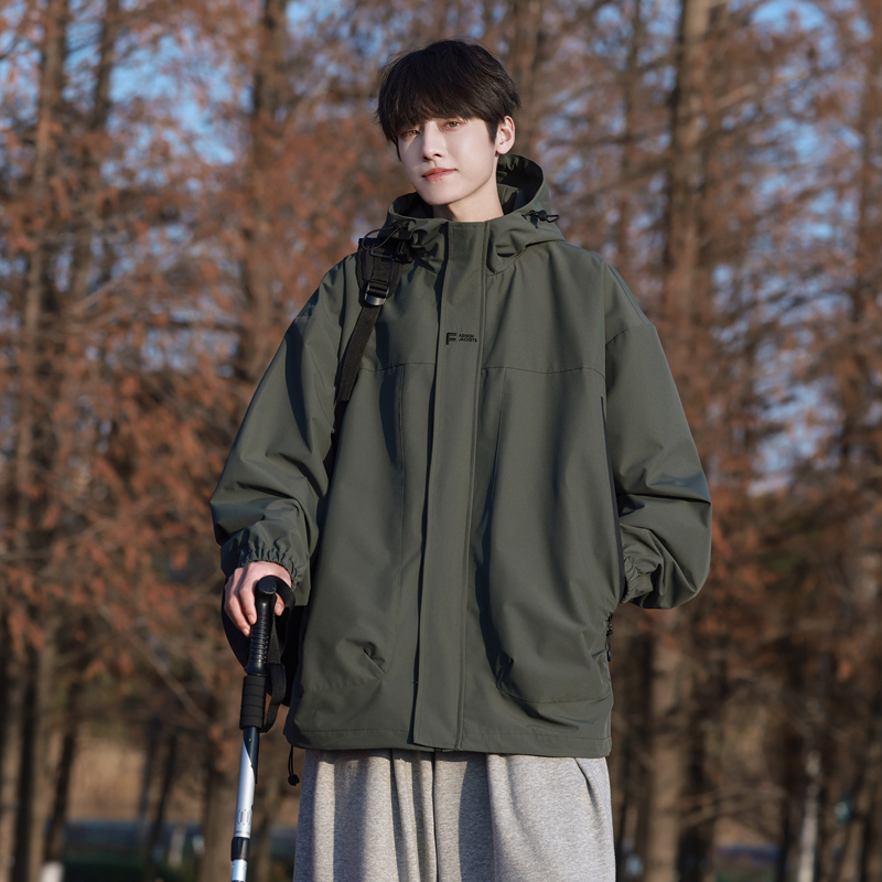防风防水冲锋衣连帽春秋宽松绣花