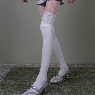 搭配竖纹长袜银色鞋 甜美优雅风 子潮袜 白色蕾丝过膝袜女 西岭