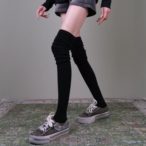 纯黑坑条堆堆过膝袜Y2K