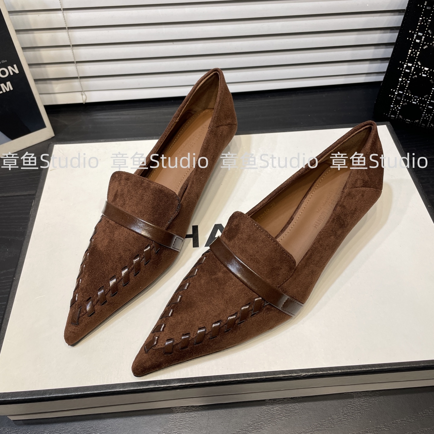 法式绒面复古猫跟尖头单鞋女