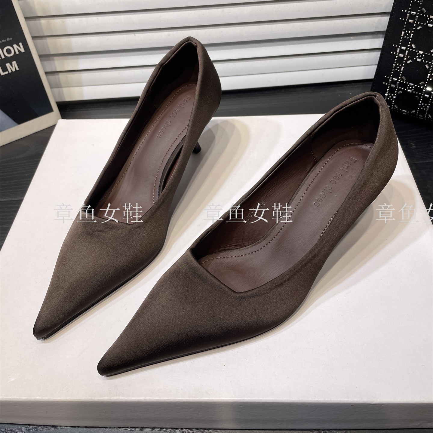 法式高级感浅口通勤尖头单鞋女2026新款绸缎不累脚小猫跟高跟鞋,女鞋,浅口单鞋,淘宝优惠券,粉丝福利购,淘宝优惠卷