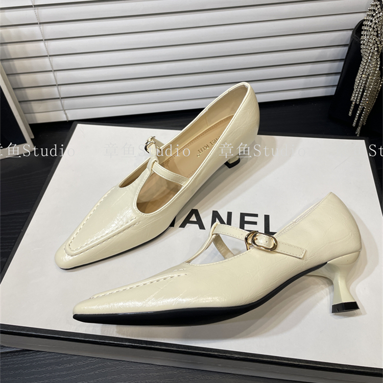 复古T字带尖头玛丽珍小皮鞋