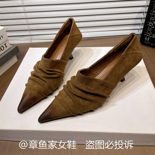 绒面细跟褶皱尖头深口单鞋