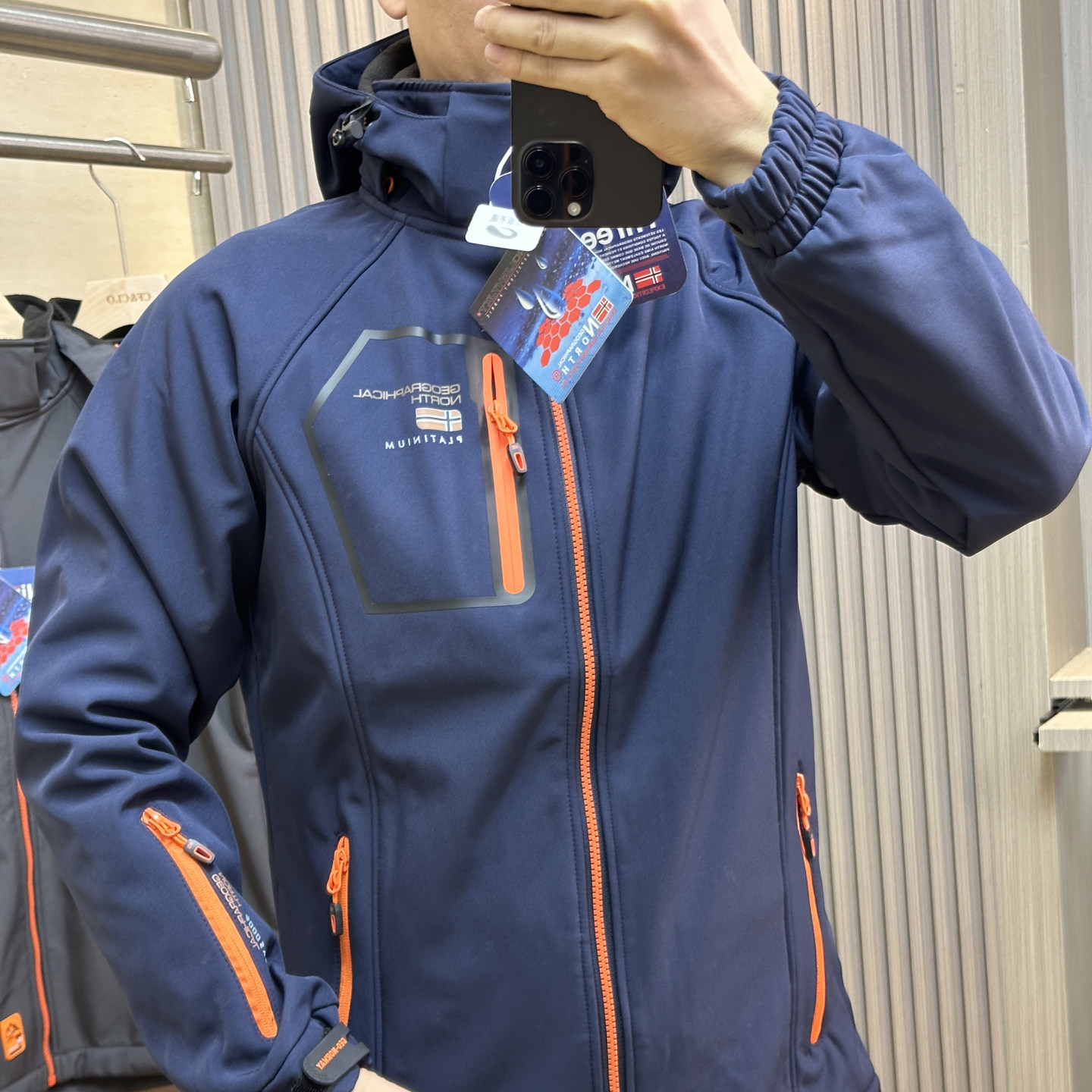 北欧挪威户外科考级秋冬男士加绒加厚防风防雨雪软壳外套冲锋衣潮