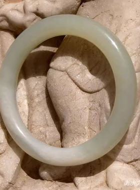 天然新疆和田玉籽料玉手镯子