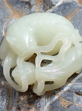 天然新疆和田玉籽料吊坠挂件