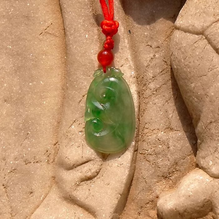 天然A货缅甸老坑翡翠吊坠挂件