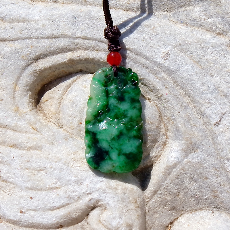 1736天然缅甸翡翠吊坠带证书