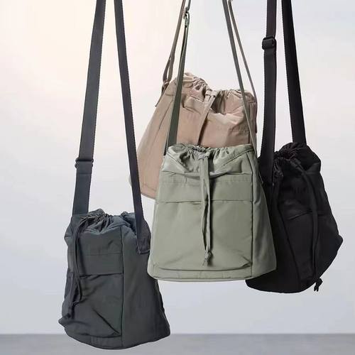 抽绳轻便百搭斜挎单肩包