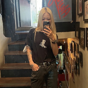 bf慵懶休閑T恤 復(fù)古西部牛仔靴子圖案印花寬松短袖 REコンテナ