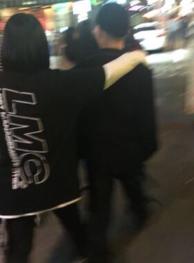 [REコンテナ] 24年 定制字母logo纯棉黑色圆领短袖休闲T恤INS