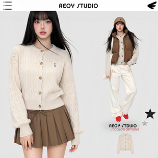 6%羊毛 软糯厚实复古小熊刺绣麻花针织毛衣外套 ｜韩代who NEW