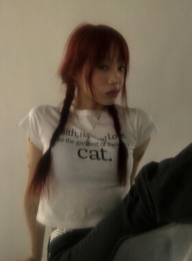 [REコンテナ] 24夏韩版基础款百搭cat.字母印花修身短款短袖T恤女