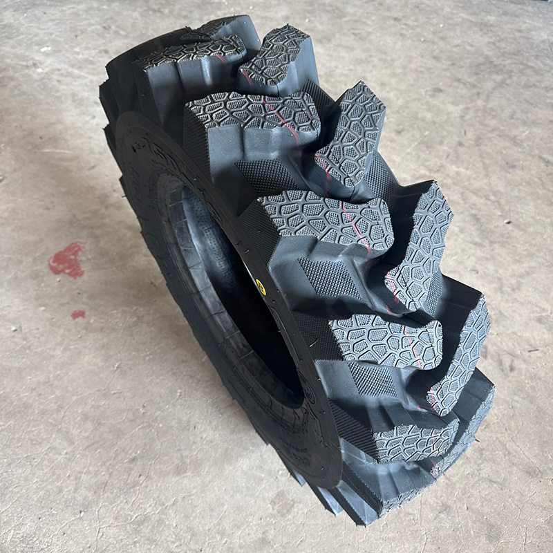 7.50-16825-16防滑山地人字轮胎