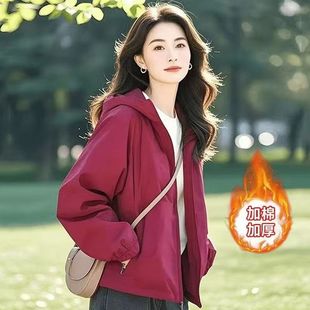 春秋款2025超好看休闲设计感漂亮百搭薄款妈妈宽松小个子短外套女