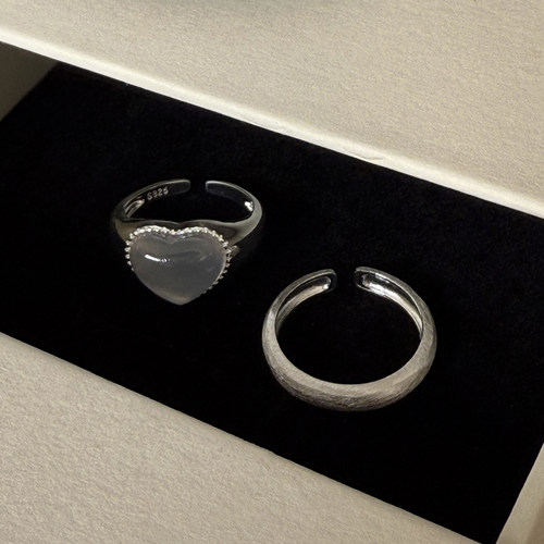 小众白玛瑙爱心拉丝素圈纯银戒指