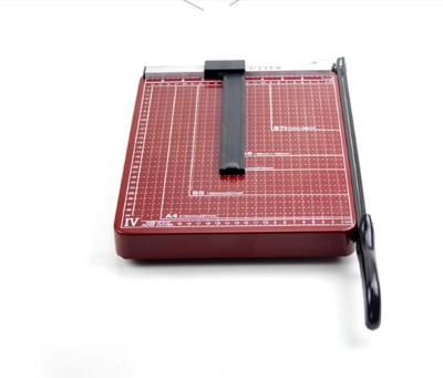 易a4迷你手持切纸器影楼手动小型加厚相片裁纸机小号轻便贴膜简