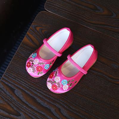 老古装儿童时尚中大童红色北京布鞋子女童绣花鞋夏汉服公主中国风