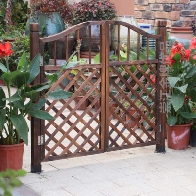 后院木篱笆园区校园庭院门草坪花圃花园民宿户外栅栏门防腐木门