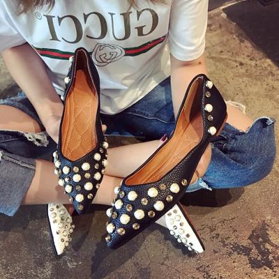 单鞋女2017新款韩版气质公主鞋子甜美珍珠铆钉尖头软底浅口平底鞋