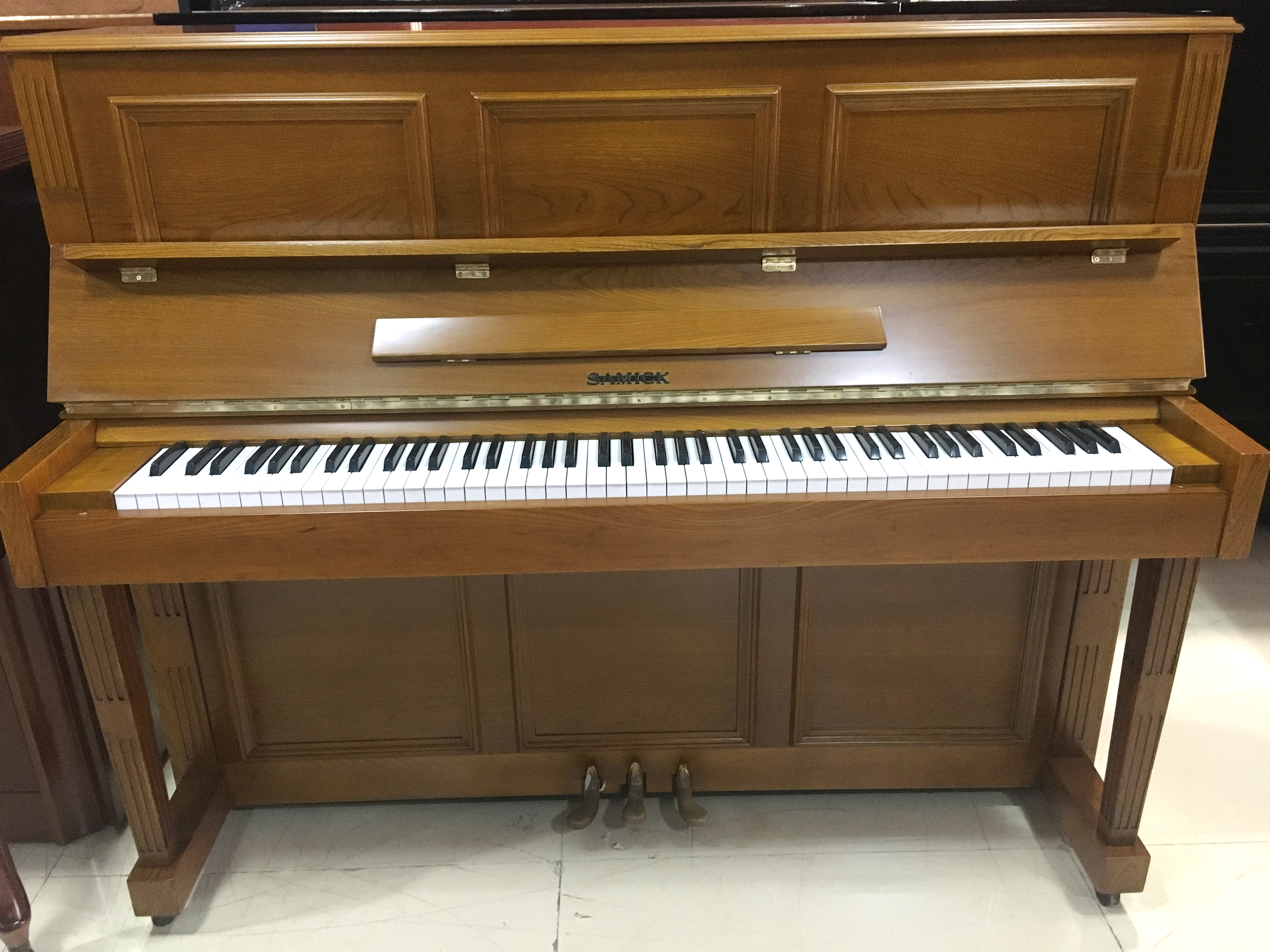 韩国一线品牌进口二手钢琴三益samick sm-5d,外形好看