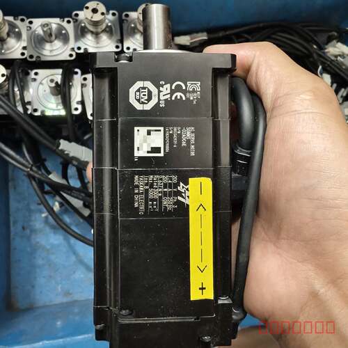 议价SGMMS-02ADC6E 安川伺服电机200W维修