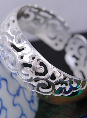 饰品镂空年轻款云纹宽面女士手镯