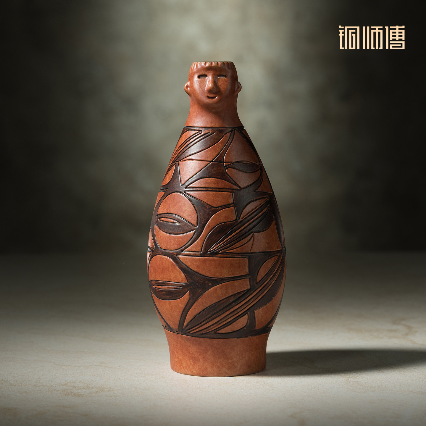铜师傅《人头形器口彩陶瓶》摆件