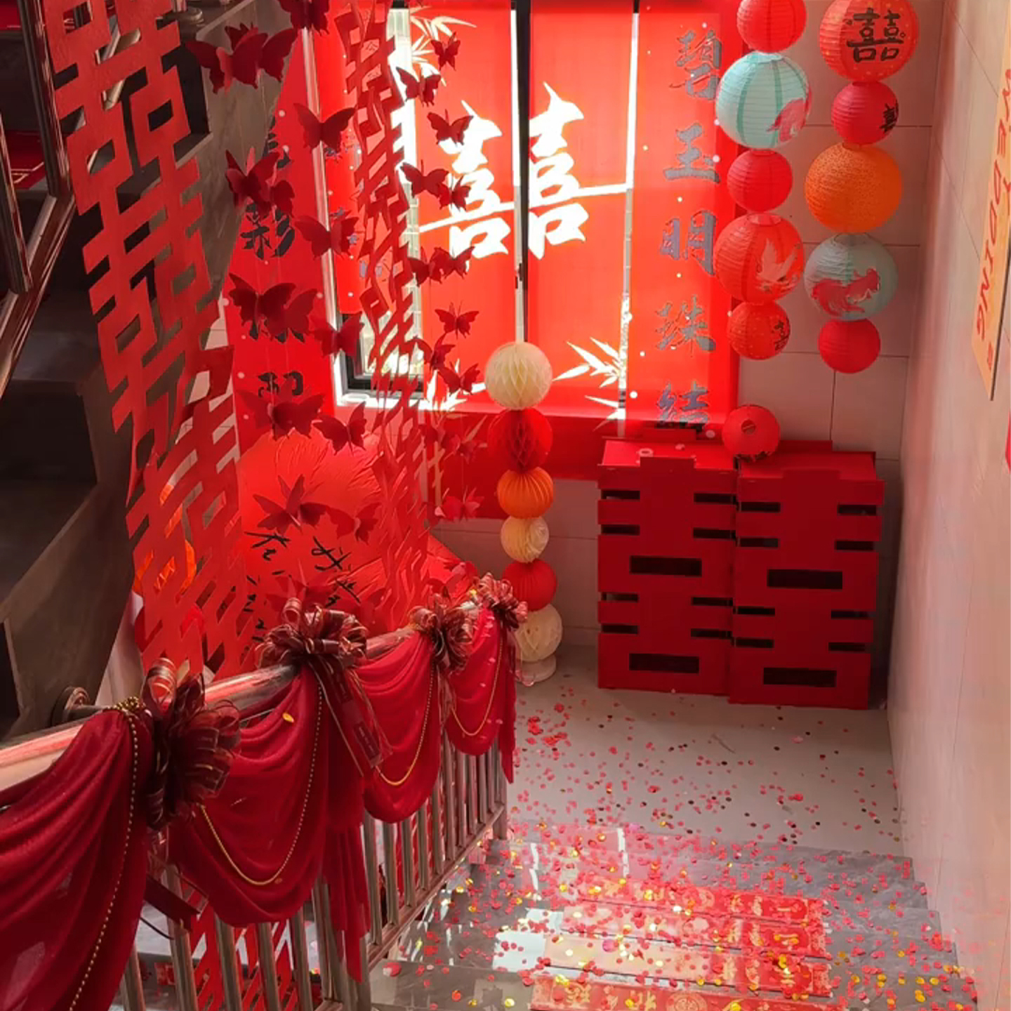 结婚农村自建房婚礼楼梯扶手装饰