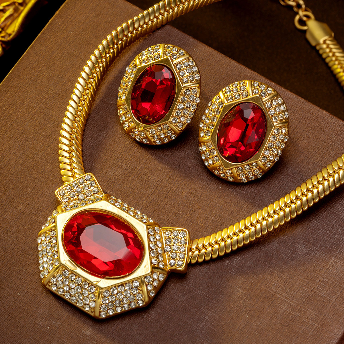 复古时尚轻奢中古项链vintage简约锁骨链女红宝石镶钻华丽耳钉