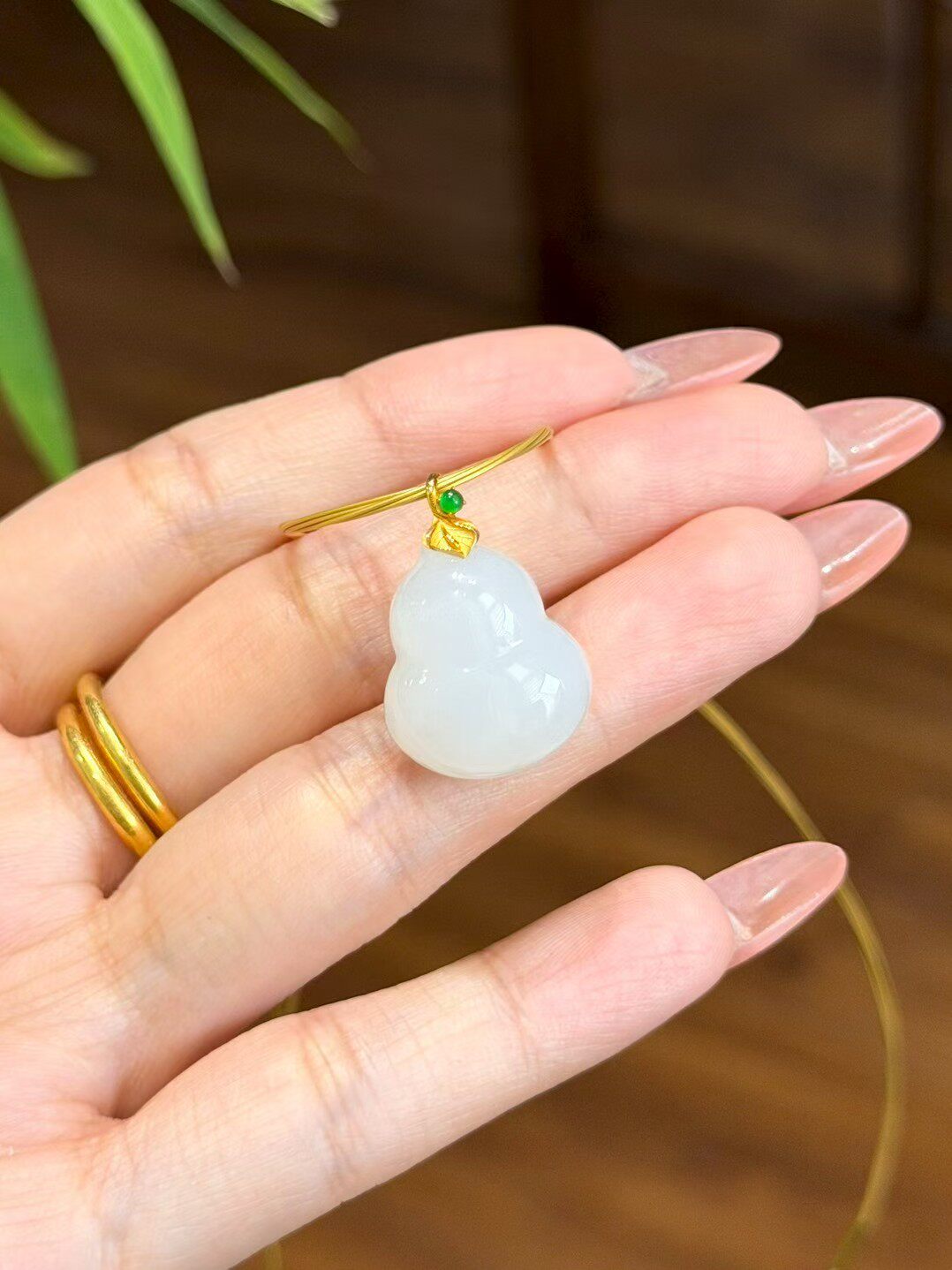 新疆直发和田玉羊脂白玉葫芦吊坠天然玉石挂件18k金扣头带证书