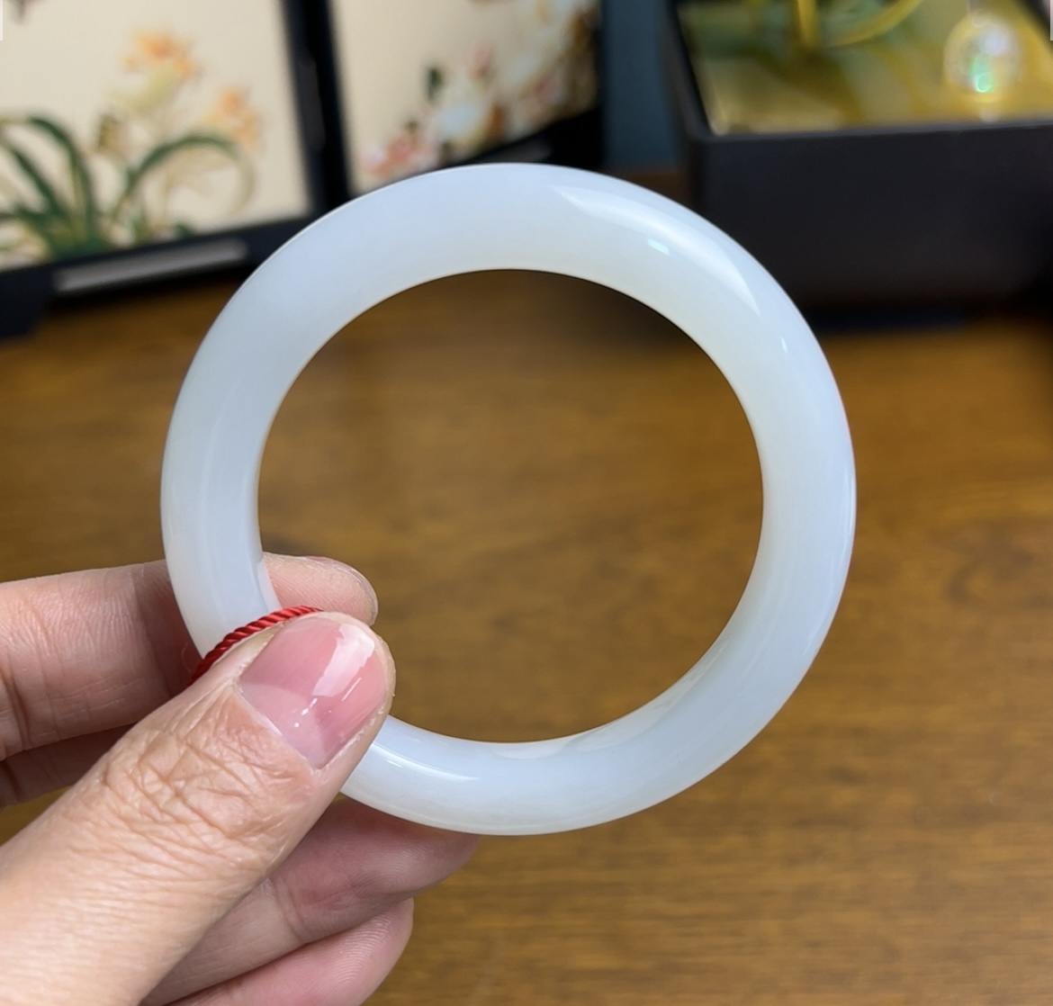 新疆直发正品和田玉羊脂白玉手镯润透老坑料天然玉石玉镯子带证书