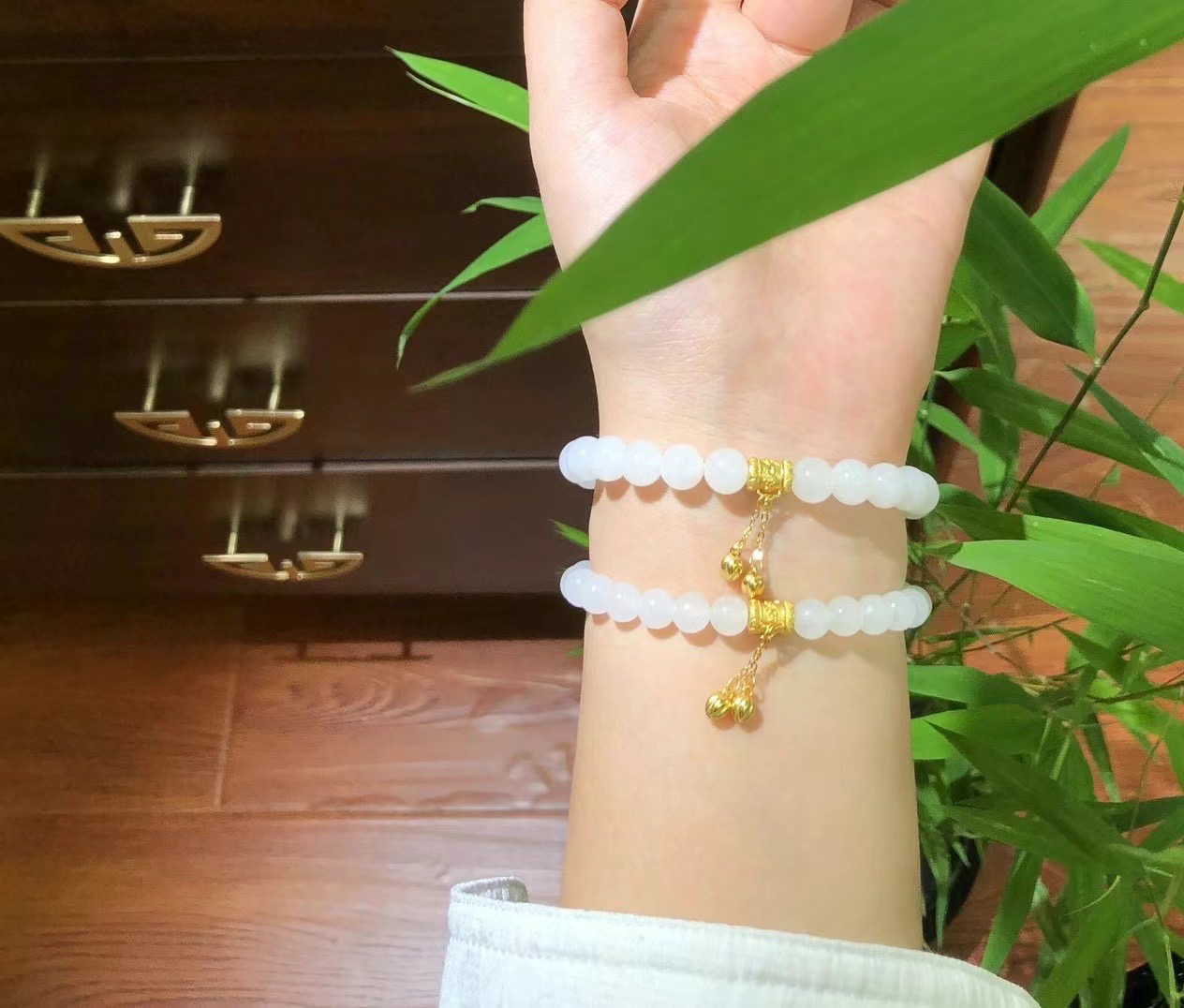 新疆直发包邮天然和田玉白玉手链手串8带证书女款圆珠单圈新中式