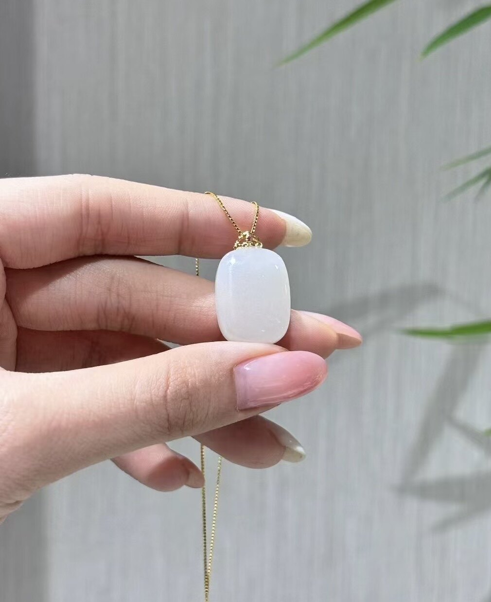 新疆直发和田玉羊脂白玉平安无事牌吊坠天然玉石锁骨链18k金扣头
