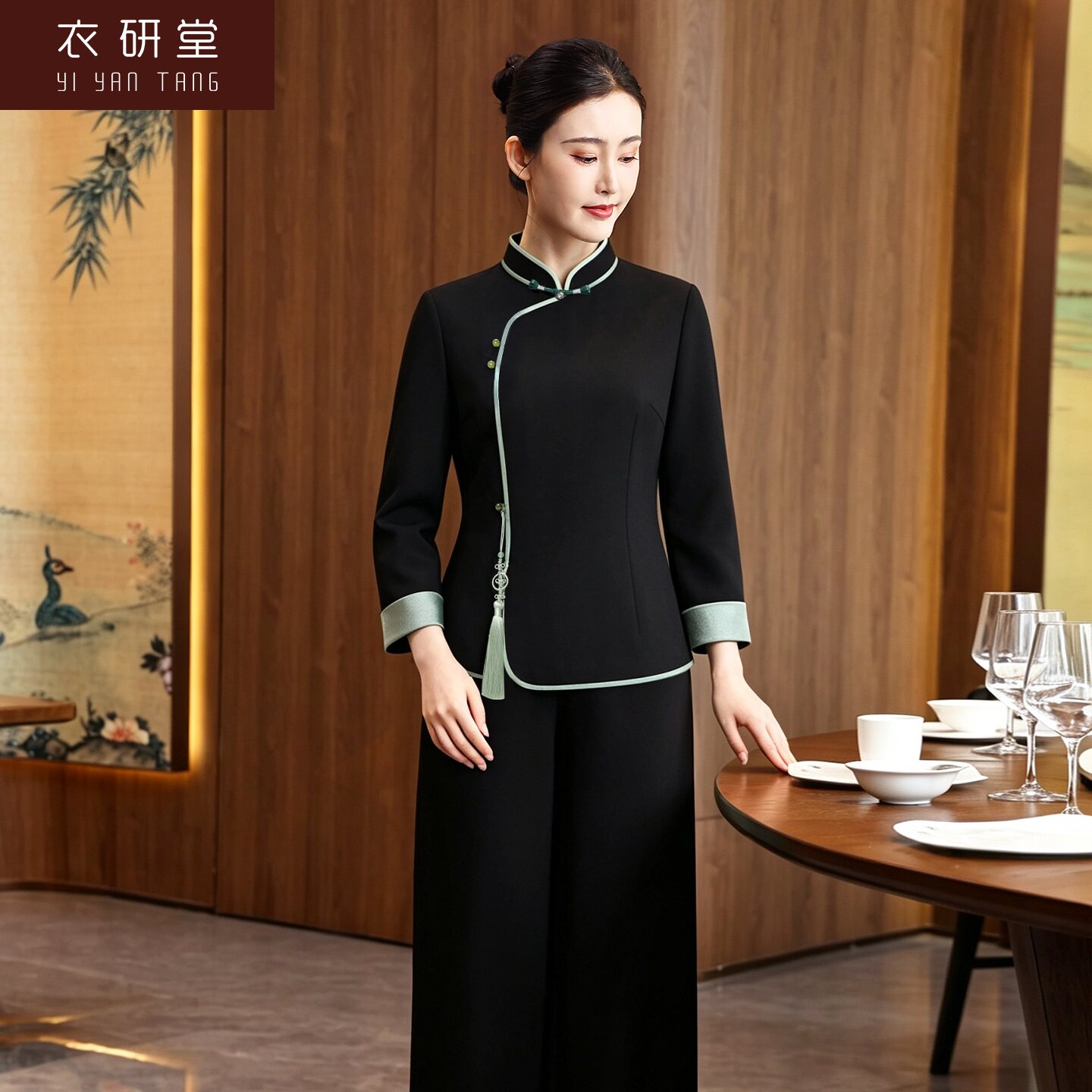 中式餐厅服务员工作服长袖冬季女图片