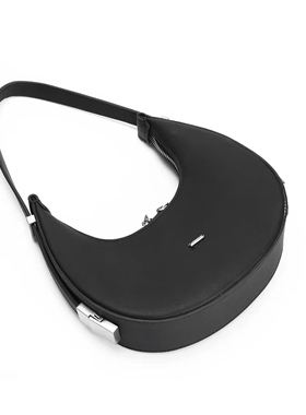 odbo/欧迪比欧原创设计双开拉链牛皮新月牙包女2023新款手提挎包