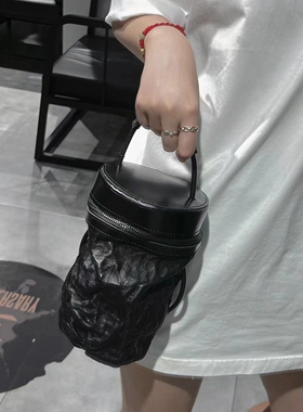 odbo欧宝2022新款牛皮黑色斜挎包女斜跨水桶包